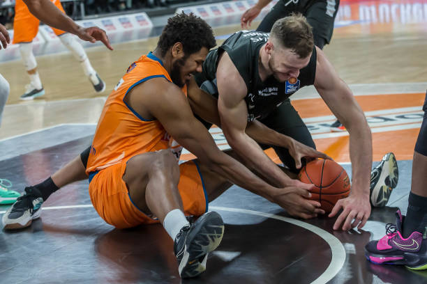 都显示出职 都显示出职